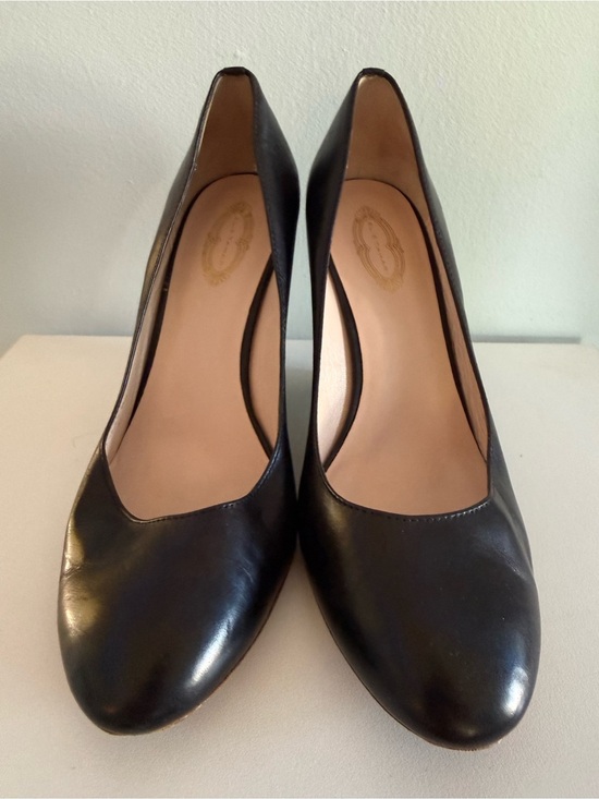Elie Tahari Shoes - Elie Tahari Black Leather Round Toe Pumps Heels size 41 10/10.5